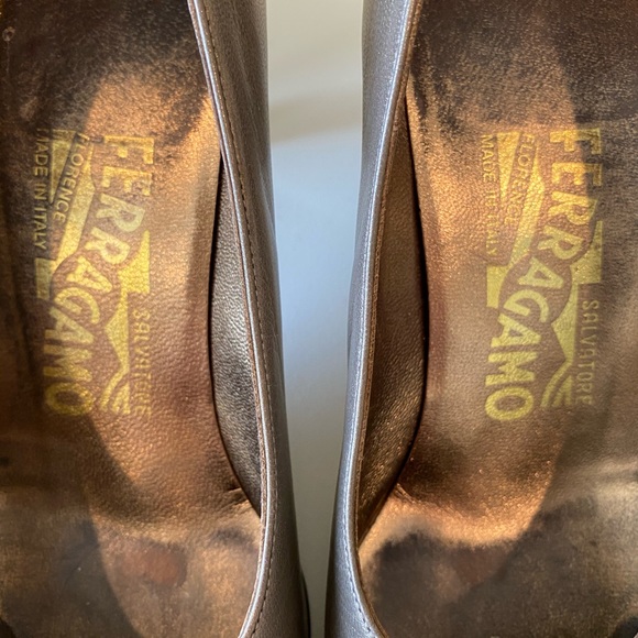 Ferragamo High Heeled Gold Shoes - Picture 5 of 8